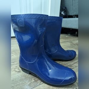 Ladies Uggs royal blue rain boot in size 10